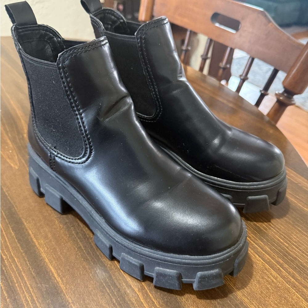 Circus NY- Platform Chelsea boots